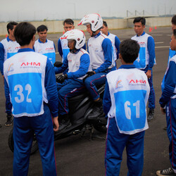 Kelas Khusus Profesi/Perusahaan